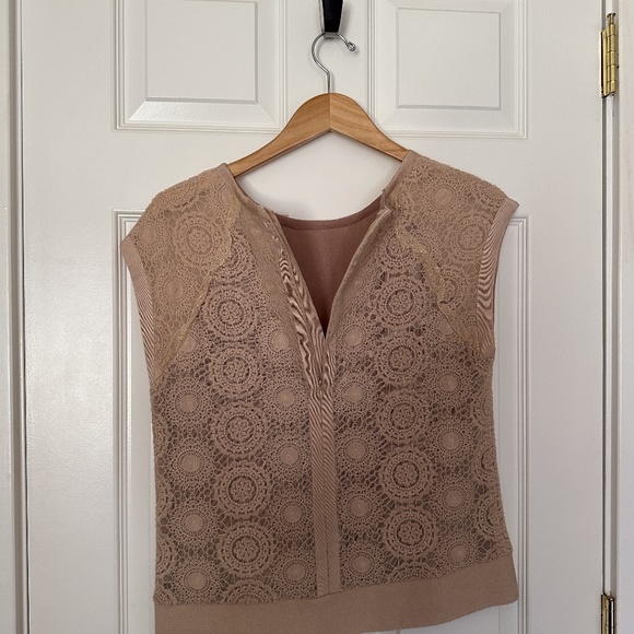 Designer blush lace top with mesh lining by Scandinavian designer -- Medium/38 - Picture 6 of 7